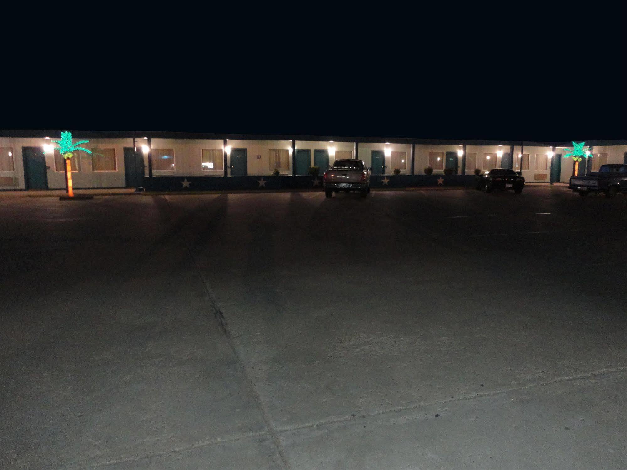 Sands Motel ダルハート エクステリア 写真